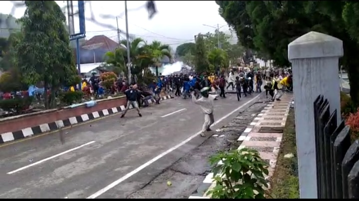 Ini Video Detik-detik Demo di Kerinci Berakhir Ricuh