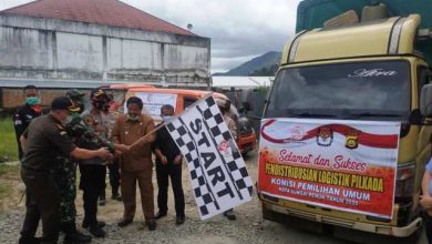 Wawako H.Zulhelmi Lepas Pendistribusian Logistik Pilkada 2020