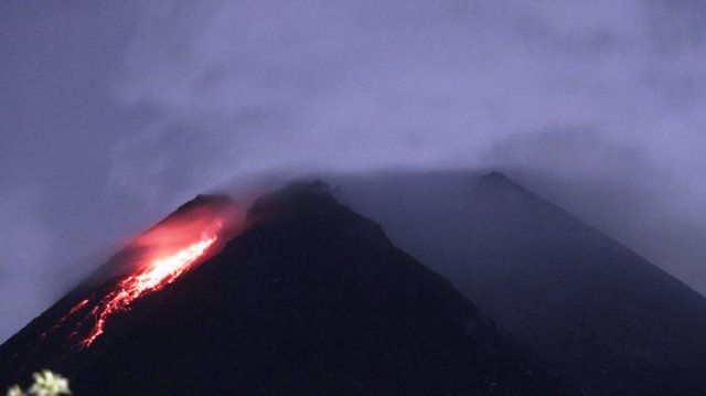 BPPTKG: Gunung Merapi Keluarkan 14 Kali Guguran Lava Pijar