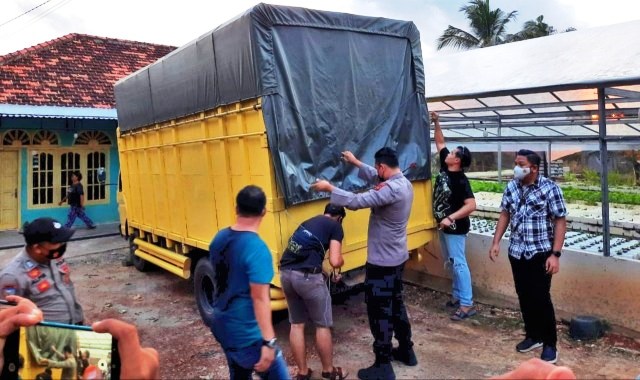 Lokasi Pengolahan dan Penimbunan Minyak Ilegal di Kota Jambi Digrebek Aparat