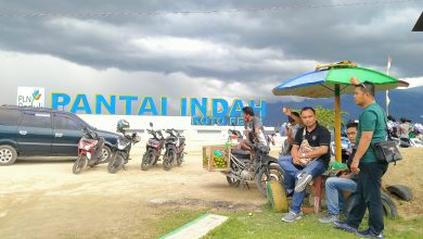 Menikmati Pantai Indah Koto Petai