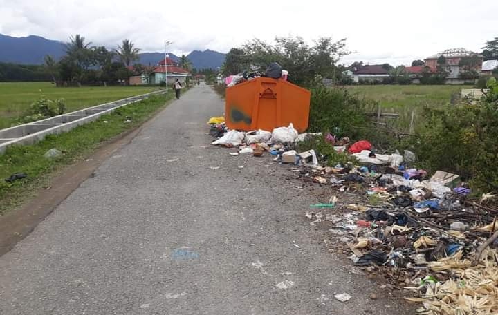 Bau Busuk, Sampah Menumpuk di Desa Penawar Kerinci