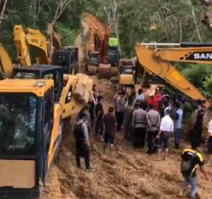 Belasan Unit Alat Berat Dikeluarkan dari Lokasi PETI di Sarolangun