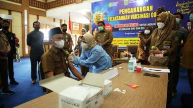 Pj Sekda Alpian Jadi Penerima Vaksin Pertama