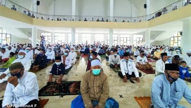 Sholat Jumat Perdana di Mesjid Syekh Usman Tungkal Terapkan Protokol Kesehatan Sholat Jumat Perdana di Mesjid Syekh Usman Tungkal Terapkan Protokol Kesehatan