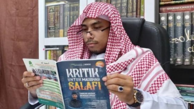 Ustaz Maaher Dimakamkan di Sebelah Makam Syeikh Ali Jaber di Daarul Quran