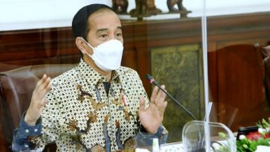 Jokowi Minta Revisi UU ITE Jokowi Minta Revisi UU ITE