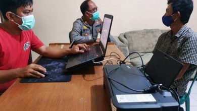 Aparat Amankan Pria yang Membuka Lahan Dengan Cara Dibakar Aparat Amankan Pria yang Membuka Lahan Dengan Cara Dibakar