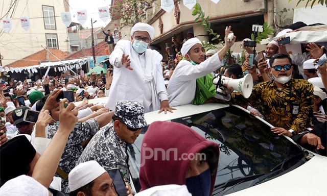 Apa Perlu Habib Rizieq Jadi Presiden agar Tidak Diproses Hukum Seperti Jokowi?