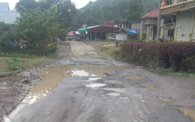 Jalan di Kerinci Hilir Seperti Kubangan Kerbau, Beda Jauh di Kerinci Mudik