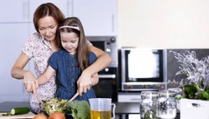 Weekend Seru Bersama Keluarga di rumah