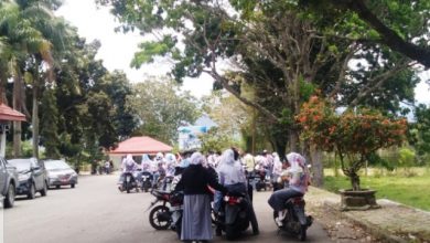 Nekad!!! Puluhan Siswa Konvoi dan Aksi Coret-coret Seragam Sekolah