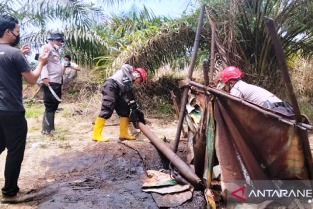 Tim gabungan Tutup Puluhan Sumur Minyak Ilegal