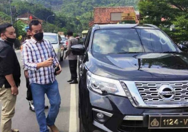 Mobil Pribadi Berpelat Dinas Polisi Disetop di Pos Penyekatan