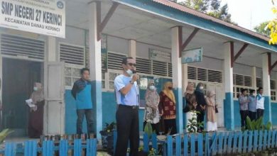 Pengambilan Rapor, SMP 27 Kerinci Tetap Patuhi Prokes Covid-19 Pengambilan Rapor, SMP 27 Kerinci Tetap Patuhi Prokes Covid-19