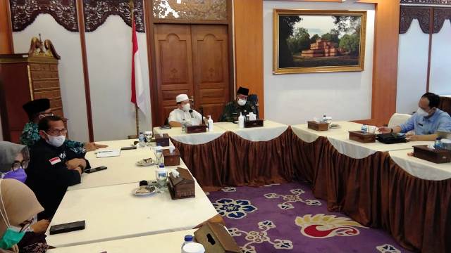 Al Haris Pimpin Rapat Penanganan Covid-19 Provinsi Jambi