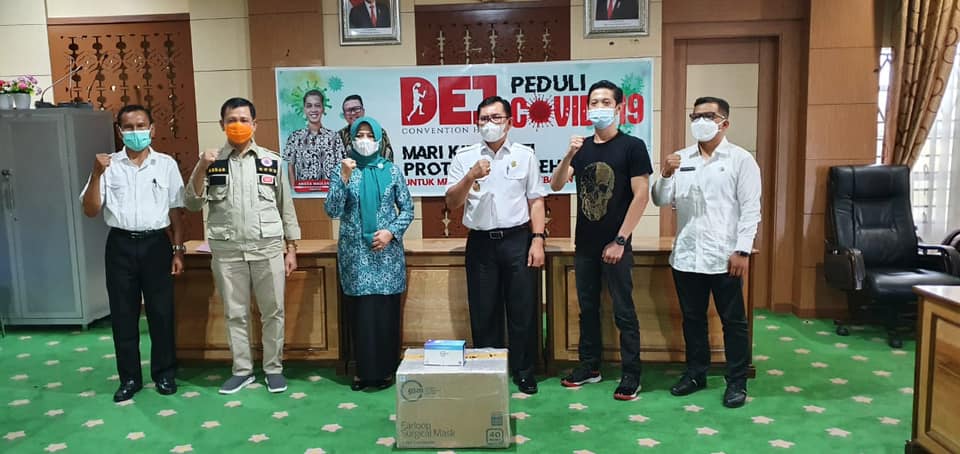 Salut! Meski Di Tengah Pandemi, Dej Convention Hall Beri Bantuan 8000 Masker