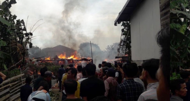 5 Unit Rumah di Danau Sipin Dilalap Si Jago Merah