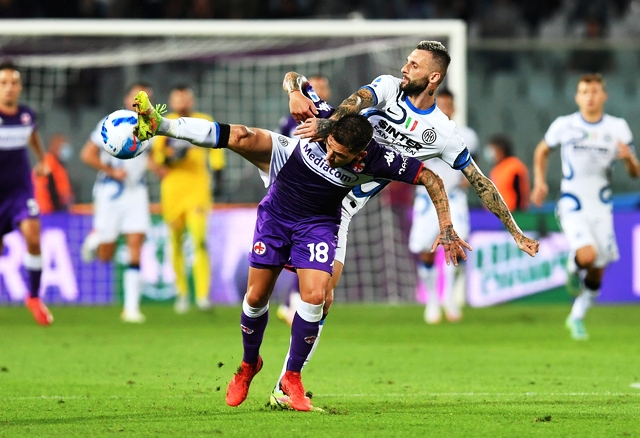 Tumbangkan Fiorentina, Inter Milan Ambil Alih Puncak Klasemen