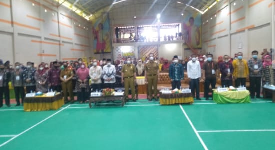 Dihadiri Wako dan Wawako, PGRI Kota Sungai Rayakan Hari Guru Nasional dan HUT ke 76