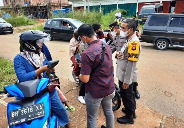 Polres Merangin Hadirkan Mobil Vaksinasi Keliling di Objek Wisata Sikumbang Waterpark