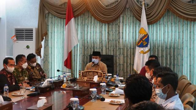 Gubernur Jambi Al Haris Pastikan Persediaan Minyak Sayur Aman