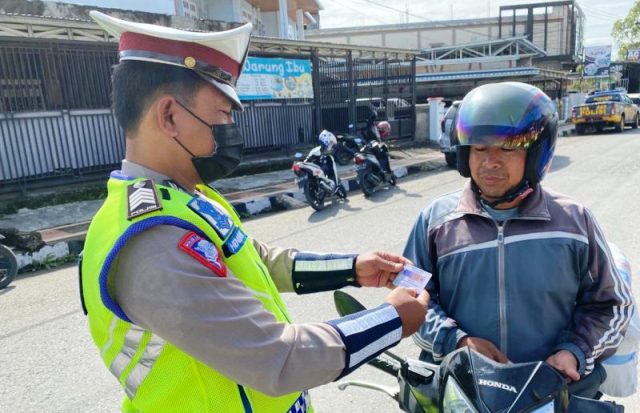 Kapolres Kerinci Razia Kartu Vaksin