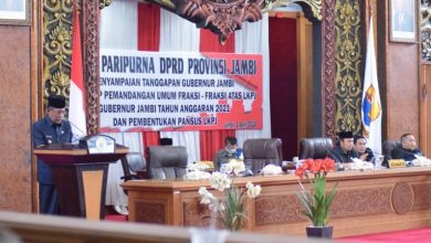 Wagub Sani Sampaikan Jawaban Terhadap Pandangan Fraksi LKPJ Tahun 2021