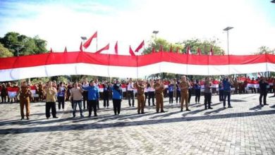 Wako Ahmadi: Pastikan Bendera Merah Putih Terpasang Disuluruh Wilayah Dalam Kota Sungai Penuh Wako Ahmadi: Pastikan Bendera Merah Putih Terpasang Disuluruh Wilayah Dalam Kota Sungai Penuh