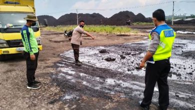 Nahas! Kondektur Tewas Terlindas Saat Tidur Dibawah Kolong Truk Batu Bara