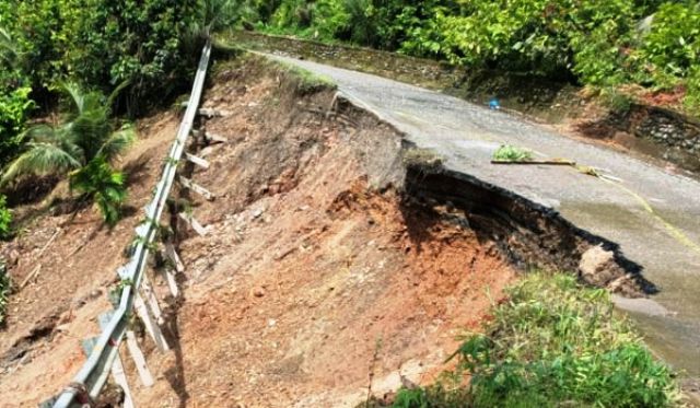 Curah Hujan Tinggi, Jalan Kerinci-Merangin Longsor