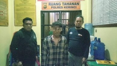 Bejat! Seorang Ayah Cabuli Anak Kandungnya Sendiri Bejat! Seorang Ayah Cabuli Anak Kandungnya Sendiri