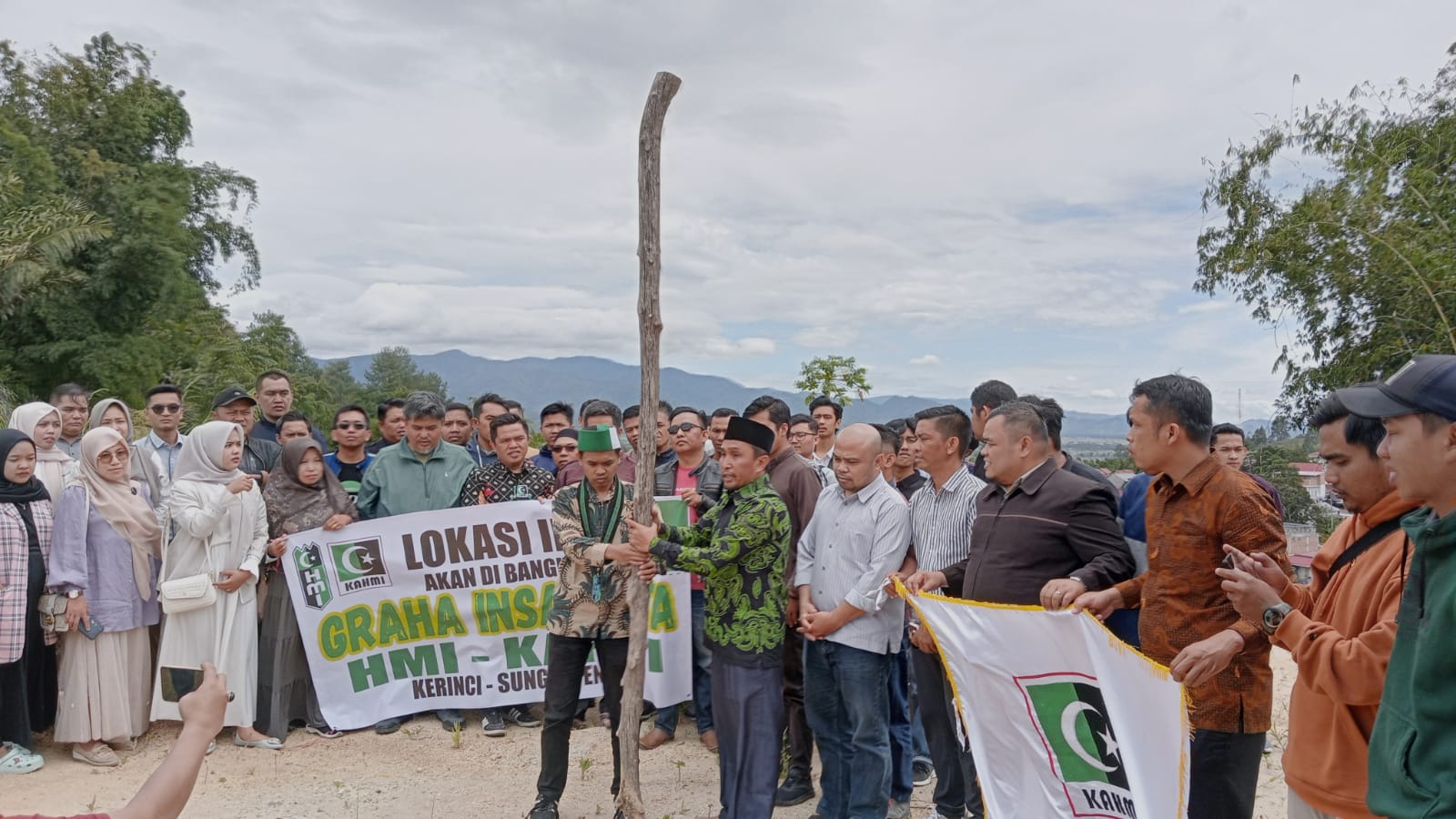 Tancap Patok Pertama Pembangunan Graha Insan Cita KAHMI-HMI Kerinci - Sungai Penuh