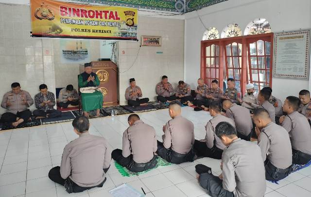 Pembinaan Binrohtal Personil Polres Kerinci