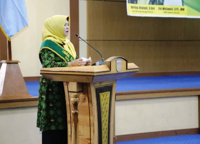 Herlina Ahmadi Dikukuhkan Jadi Ummi Raudhatul Athfal