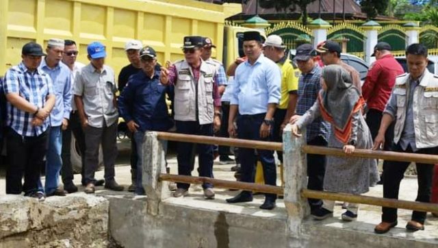 Yoshadi Dampingi Wako Tinjau Warga Terdampak Banjir