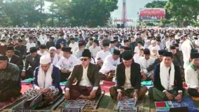 Pimpinan DPRD Sholat Idul Fitri 1444 H Bersama Masyarakat Kota Sungai Penuh Pimpinan DPRD Sholat Idul Fitri 1444 H Bersama Masyarakat Kota Sungai Penuh