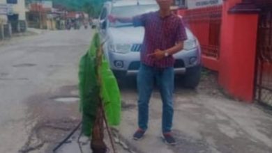 Berlobang, Pernah Ditanam Pohon Pisang, Jalan H. Bakri Belum Diperbaiki