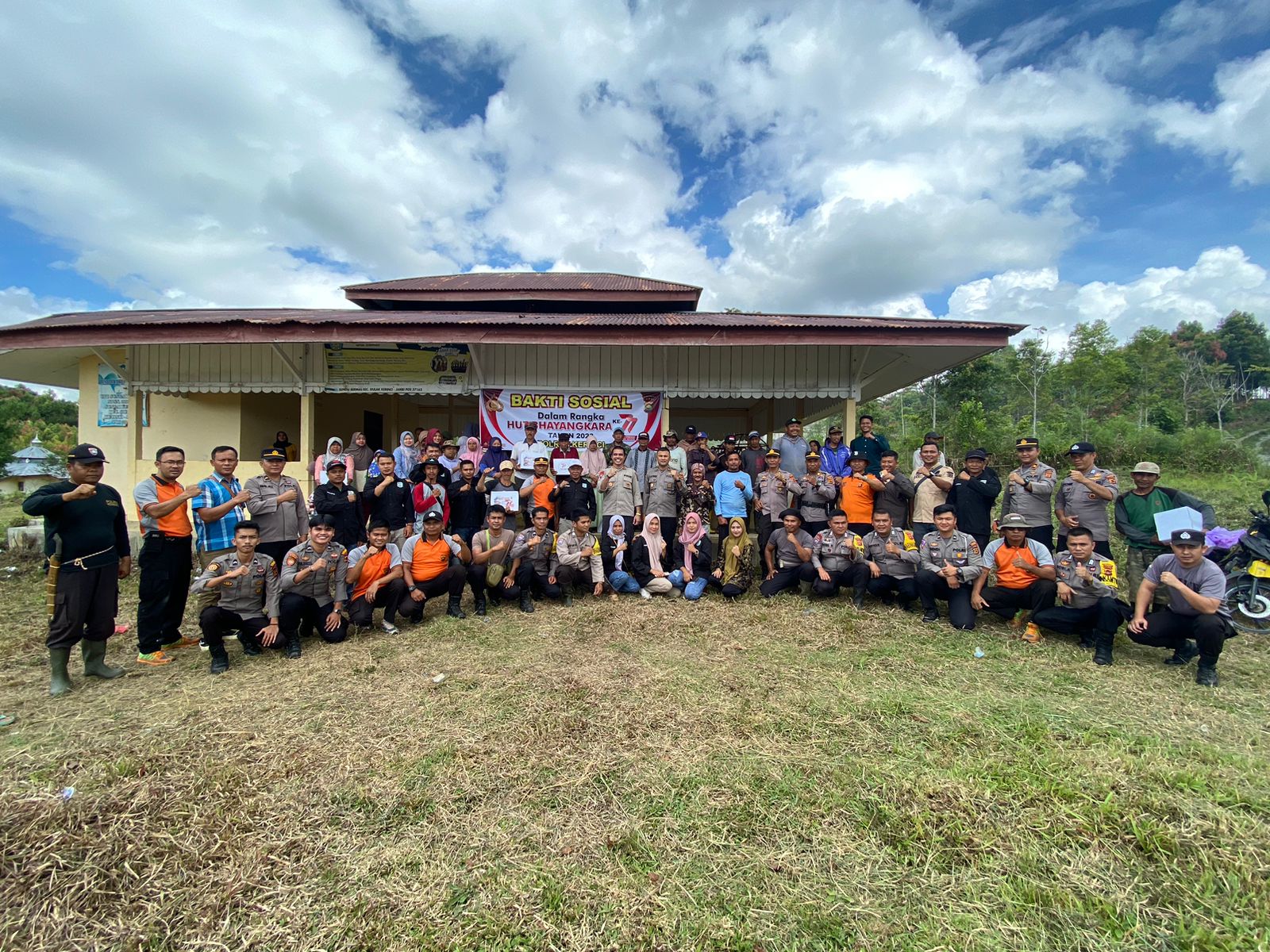 Bakti Sosial Polres Kerinci di Sungai Bermas