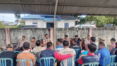 Jumat Curhat Kapolres Kerinci di Kantor Camat Depati Tujuh Jumat Curhat Kapolres Kerinci di Kantor Camat Depati Tujuh