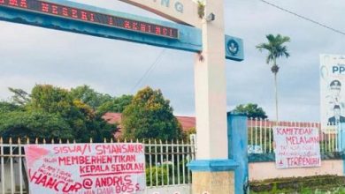 Mencuat Dugaan Penyimpangan Dana BOS, Kepsek SMA 1 Kerinci Diminta Mundur Mencuat Dugaan Penyimpangan Dana BOS, Kepsek SMA 1 Kerinci Diminta Mundur