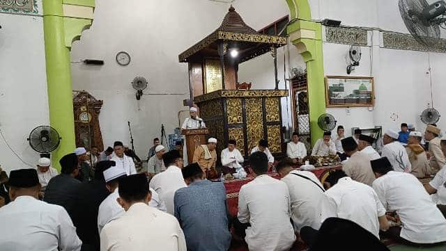 Safari Ramadhan di Bungo, Al Haris dan Mashuri Sholat Tarawih Bersama di Masjid Agung Al-Mubarok