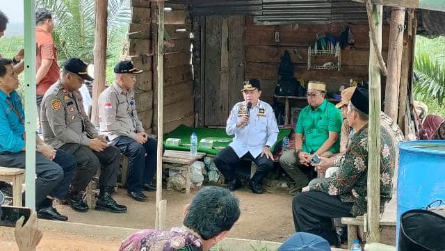 Panen Cabai di Tidar Kuranji, Di Tengah Kebun Al Haris Dialog dengan Petani