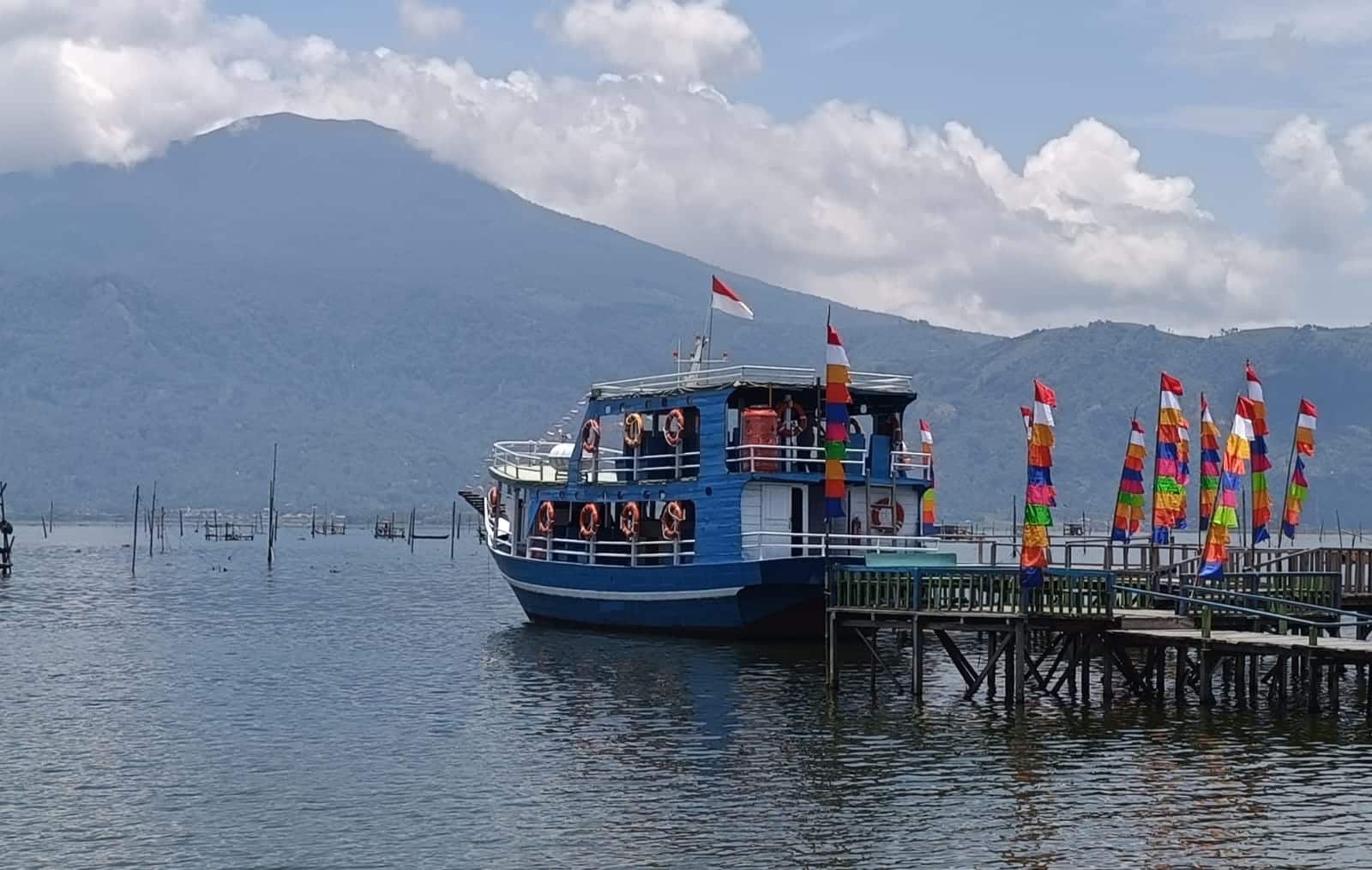 Diserahkan Gubernur Al Haris, Kapal Kerinci Sakti Wisata Resmi Berlayar di Danau Kerinci