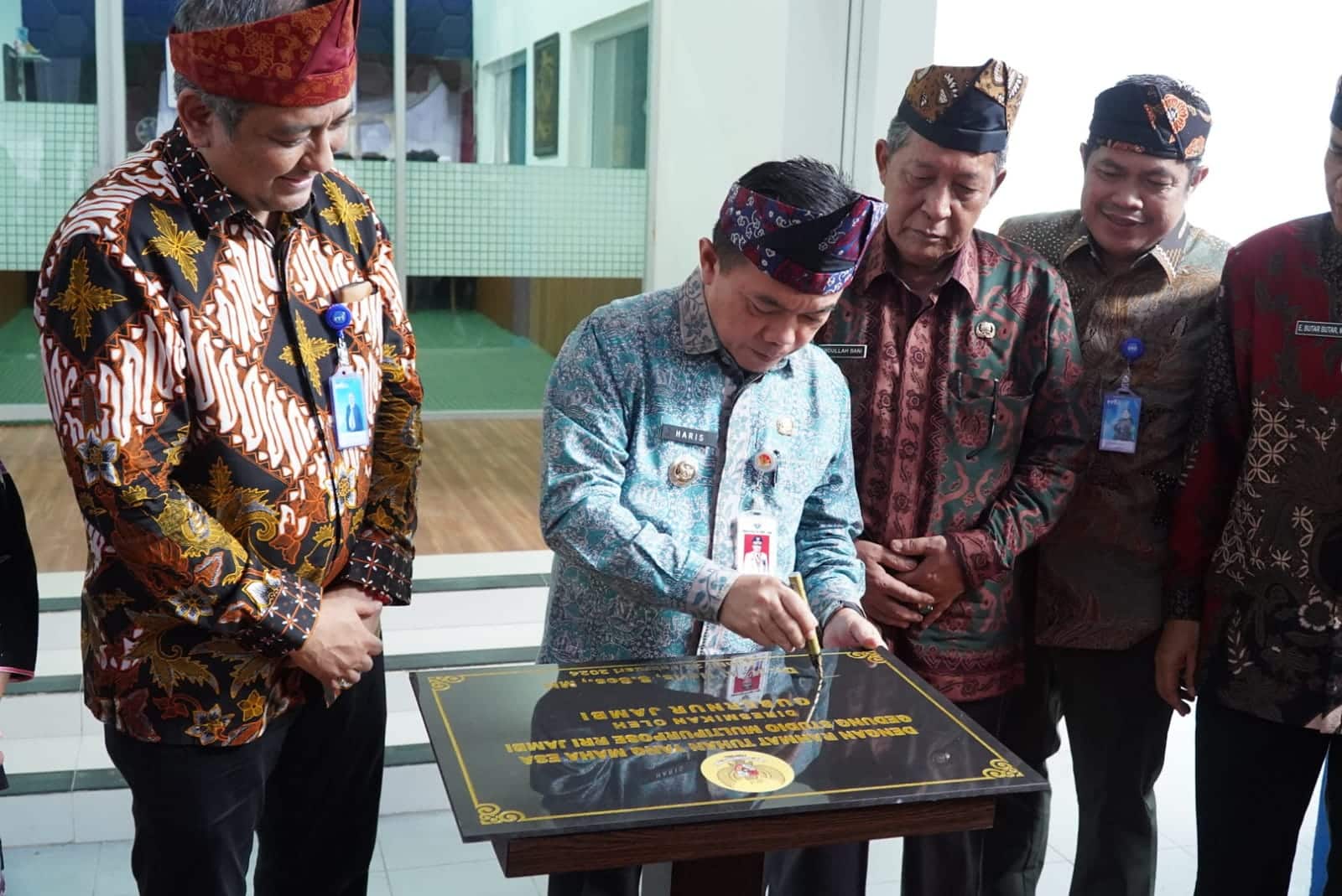 Gubernur Al Haris Resmikan Studio Multipurpose RRI Jambi