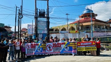 Masyarakat Kelurahan Dusun Baru Adakan Goyong Royong Bersama Masyarakat Kelurahan Dusun Baru Adakan Goyong Royong Bersama