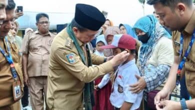 Dumisake Pendidikan Gubernur Al Haris Menyentuh Siswa yang Membutuhkan