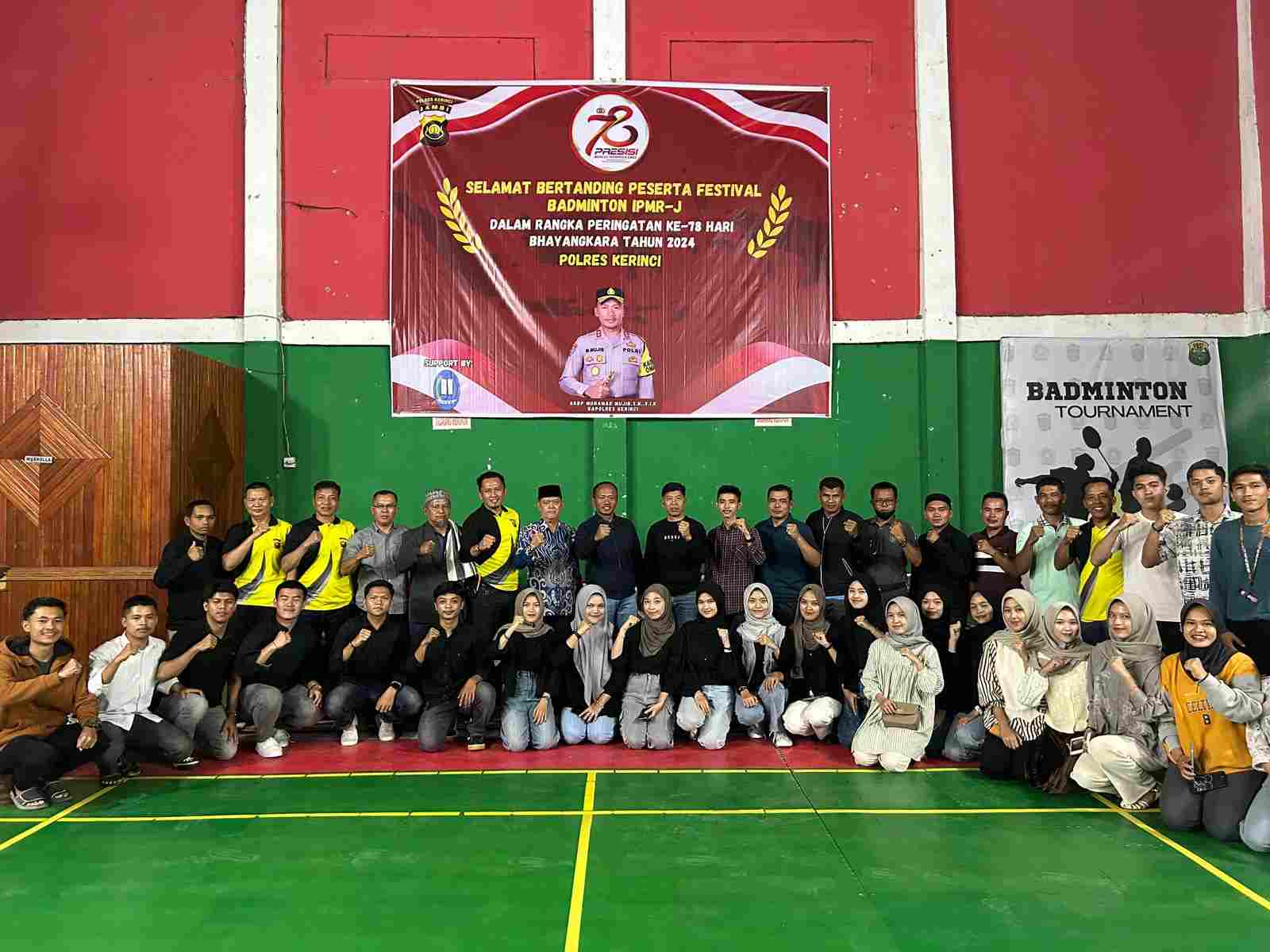 Dibuka Kapolres Kerinci, Turnamen Badminton di Hamparan Rawang