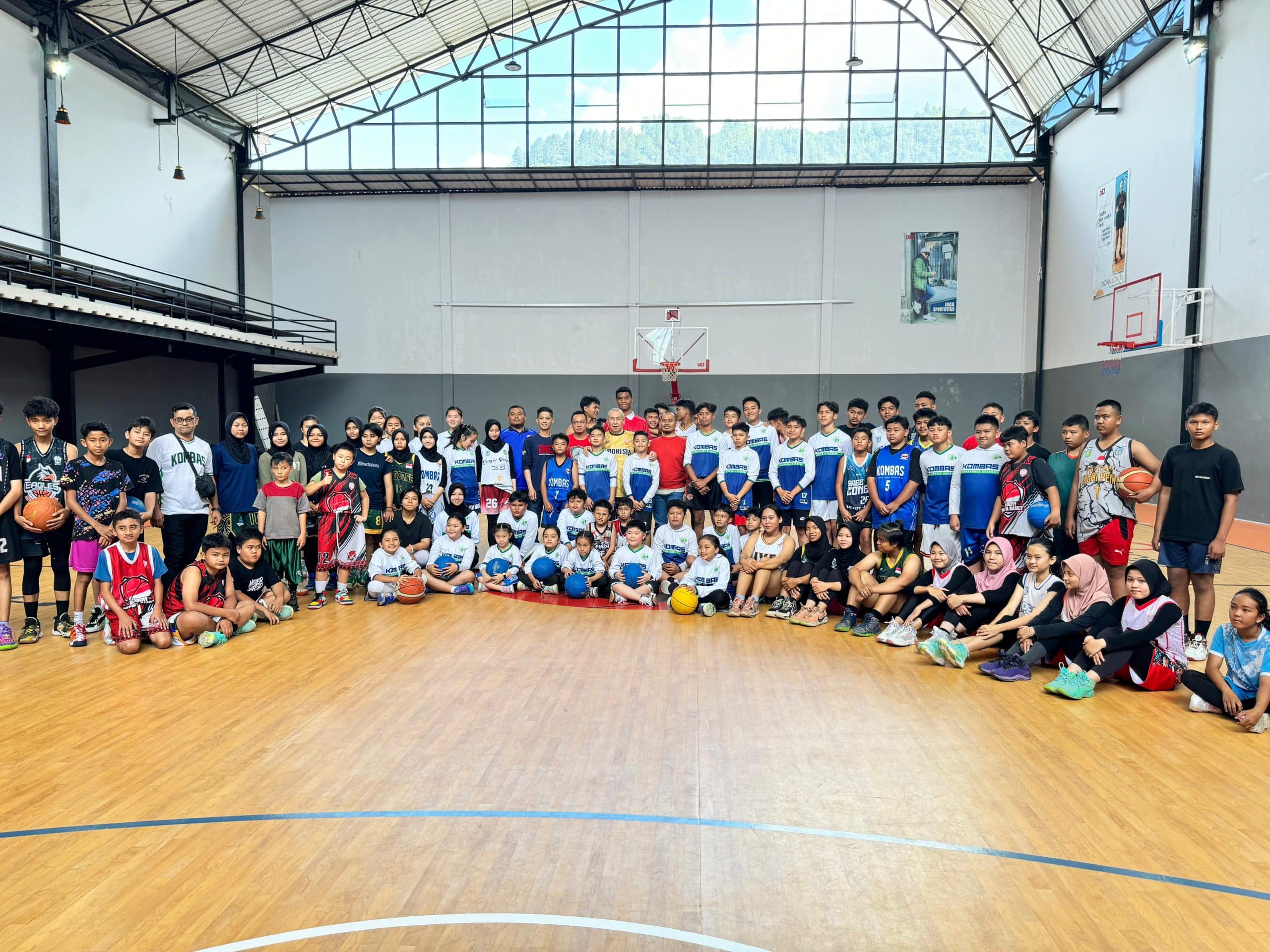 Ketua Umum Perbasi Pusat Danny Kosasih Sambangi DEJ-CH, Lapangan Basket Terbaik Di Provinsi Jambi