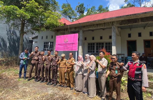 Kejaksaan Sita Harta Benda Terpidana Korupsi di Sungai Penuh